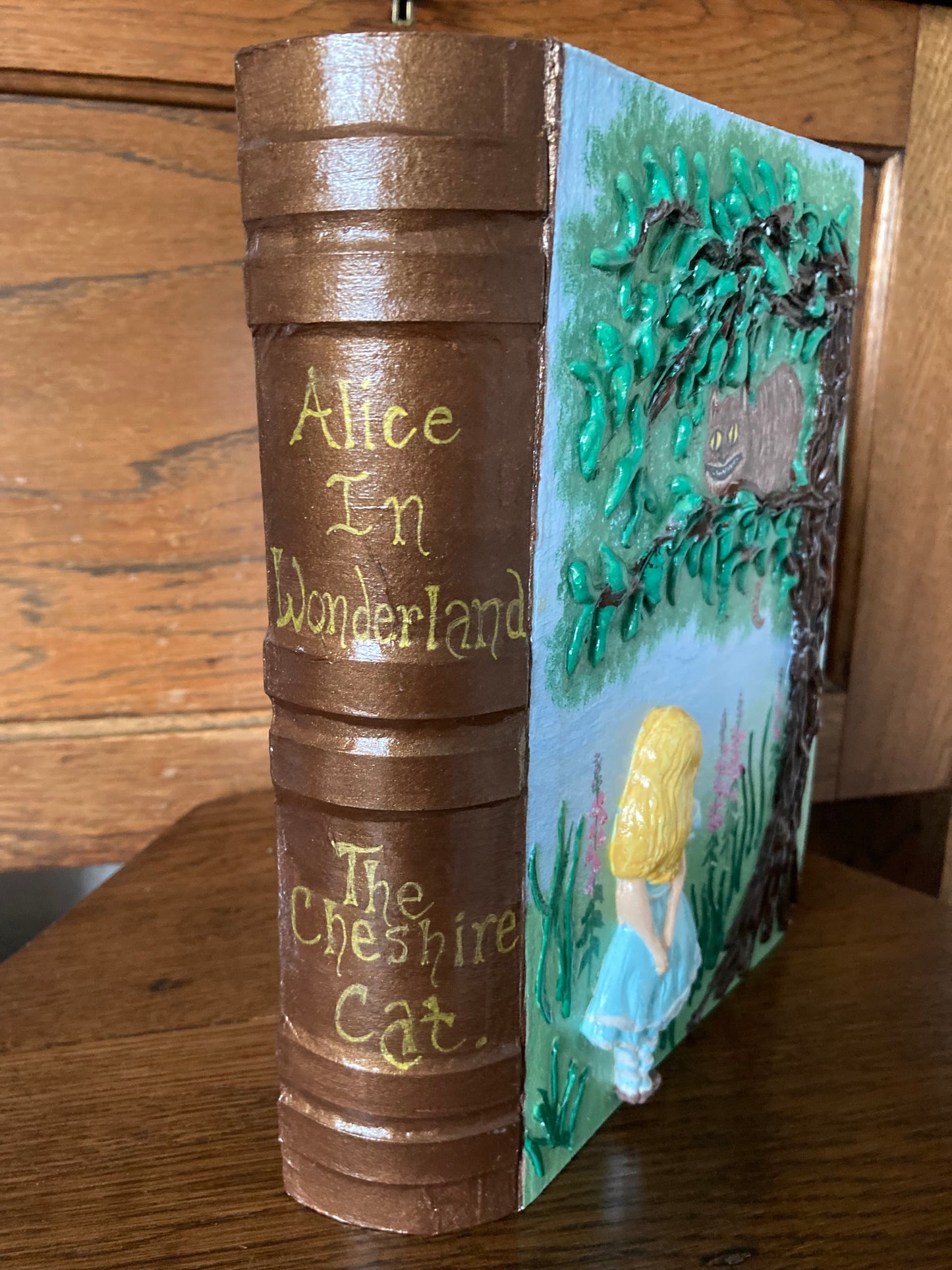 Alice in Wonderland The Cheshire Cat Paper Mache Book Box