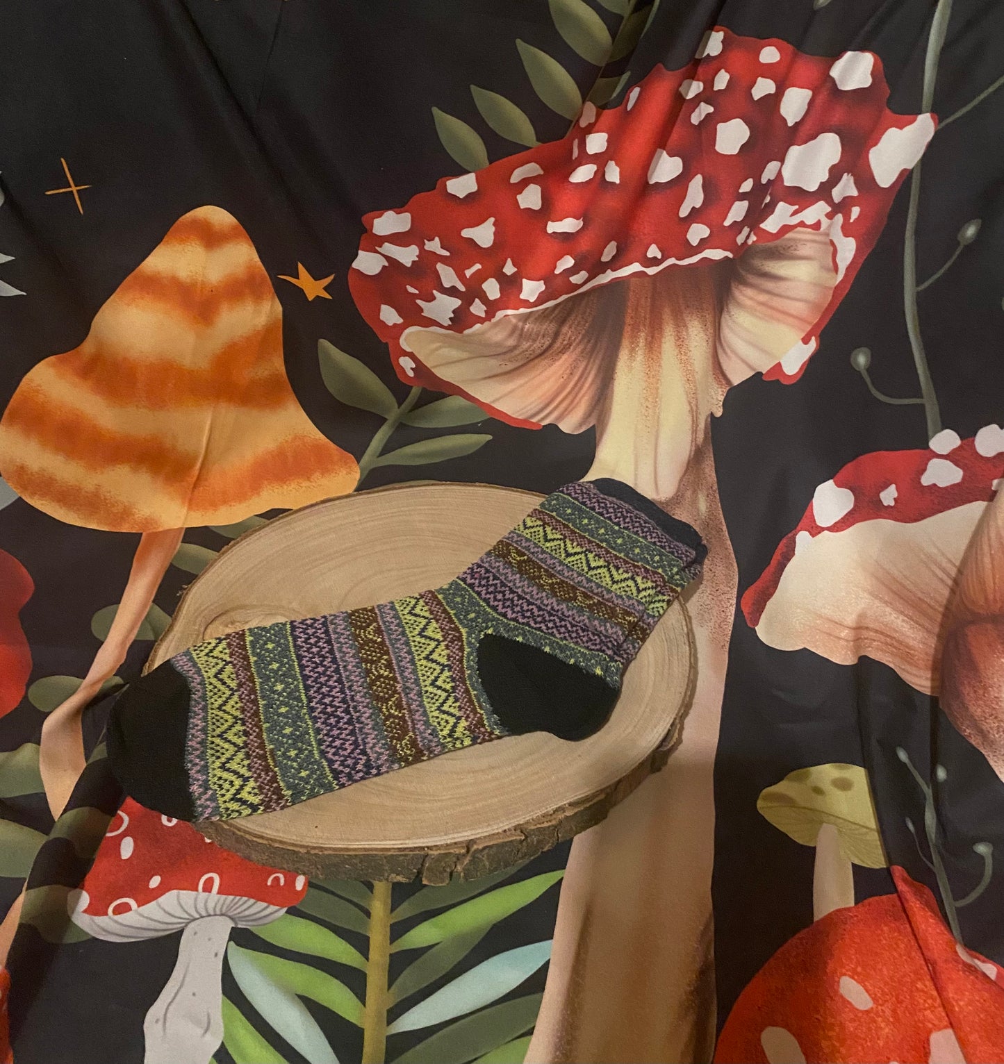 One random pair of Women’s comfy & warm patterned socks (one size)