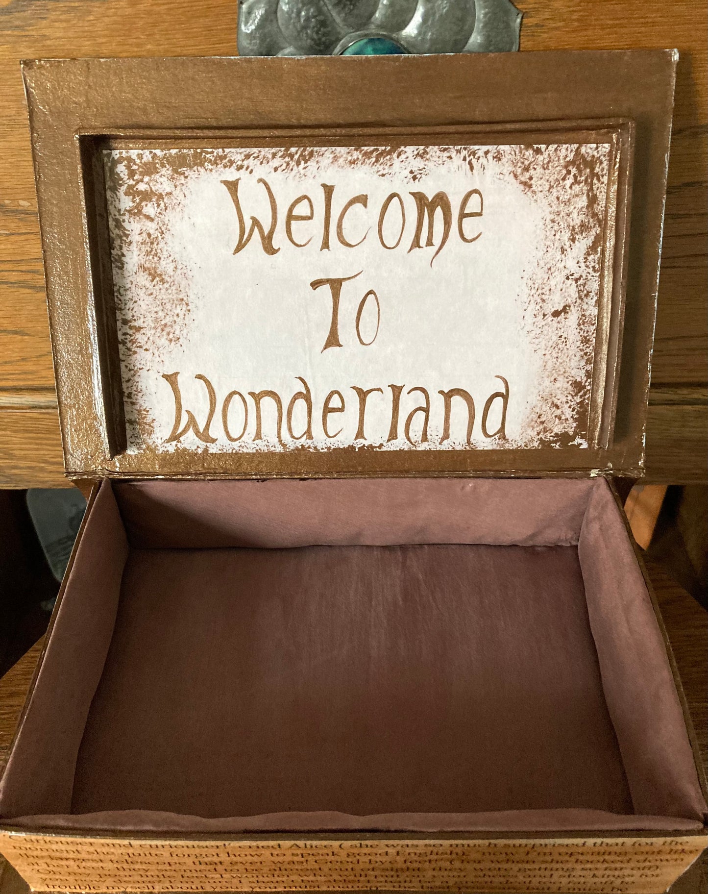 Alice in Wonderland The Cheshire Cat Paper Mache Book Box