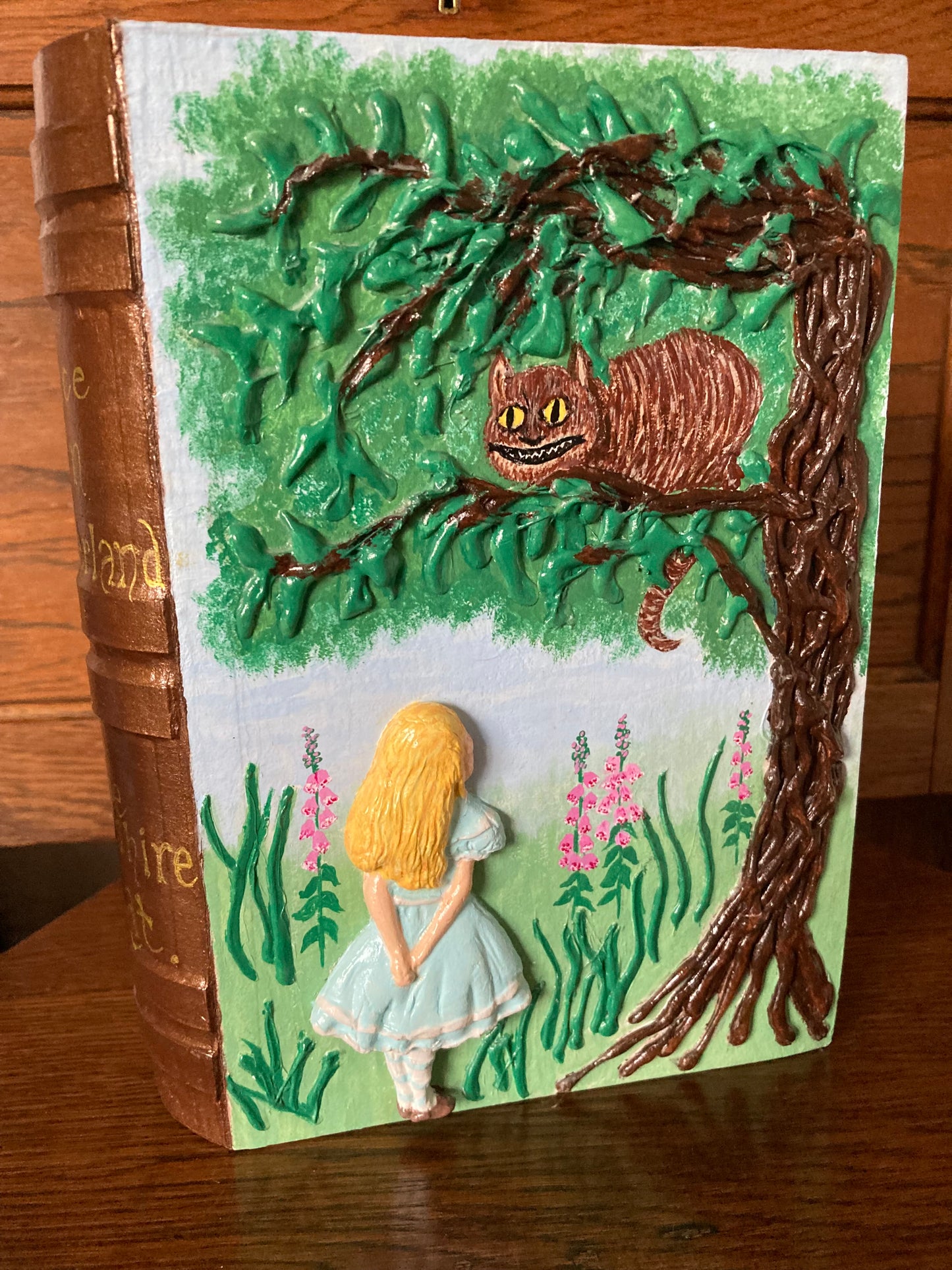 Alice in Wonderland The Cheshire Cat Paper Mache Book Box