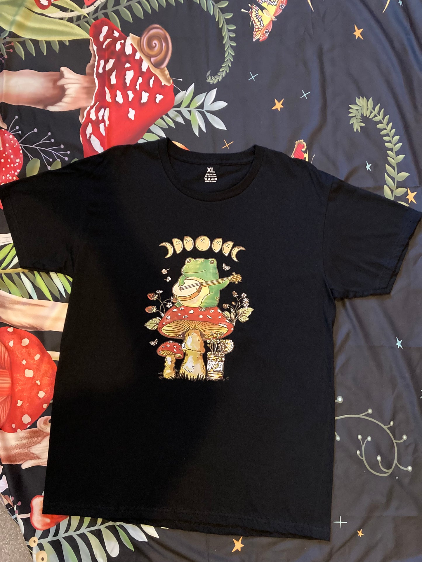 Frog Playing Banjo Sitting on a Toadstool T~Shirt
